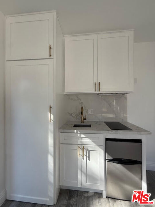 1551 S Ogden Dr