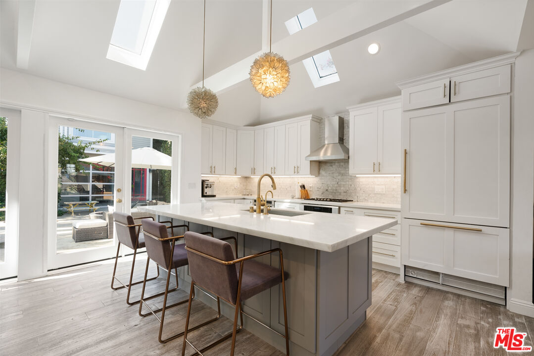 1551 S Ogden Dr