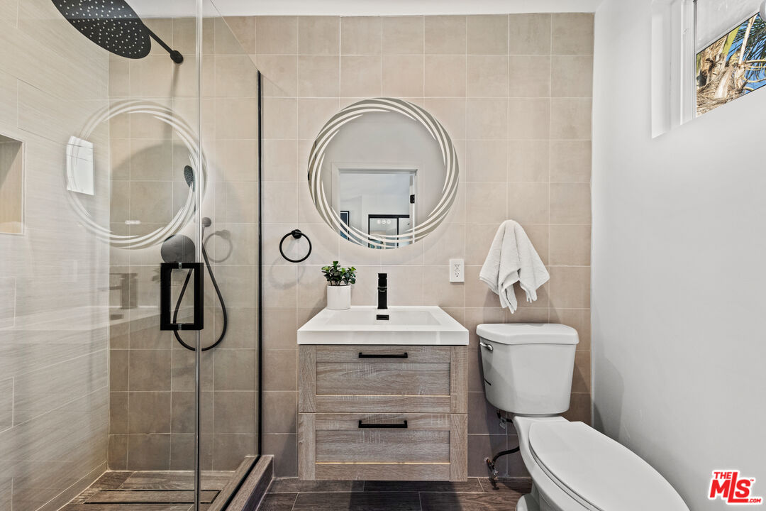 8716 Ashcroft Ave, West Hollywood 