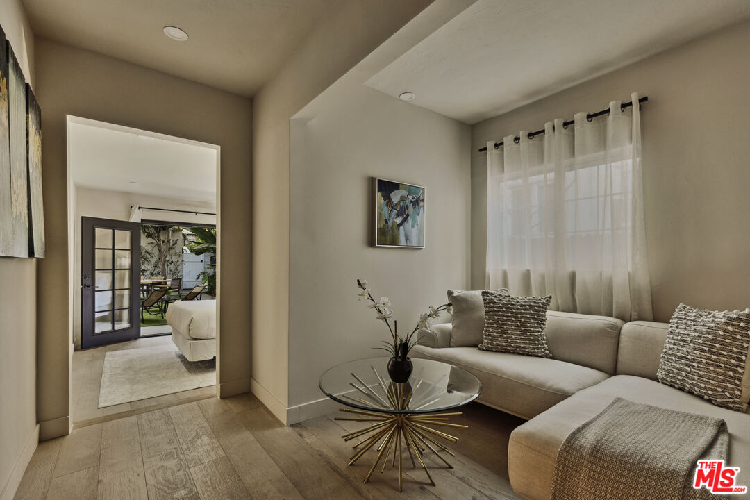 8716 Ashcroft Ave, West Hollywood 