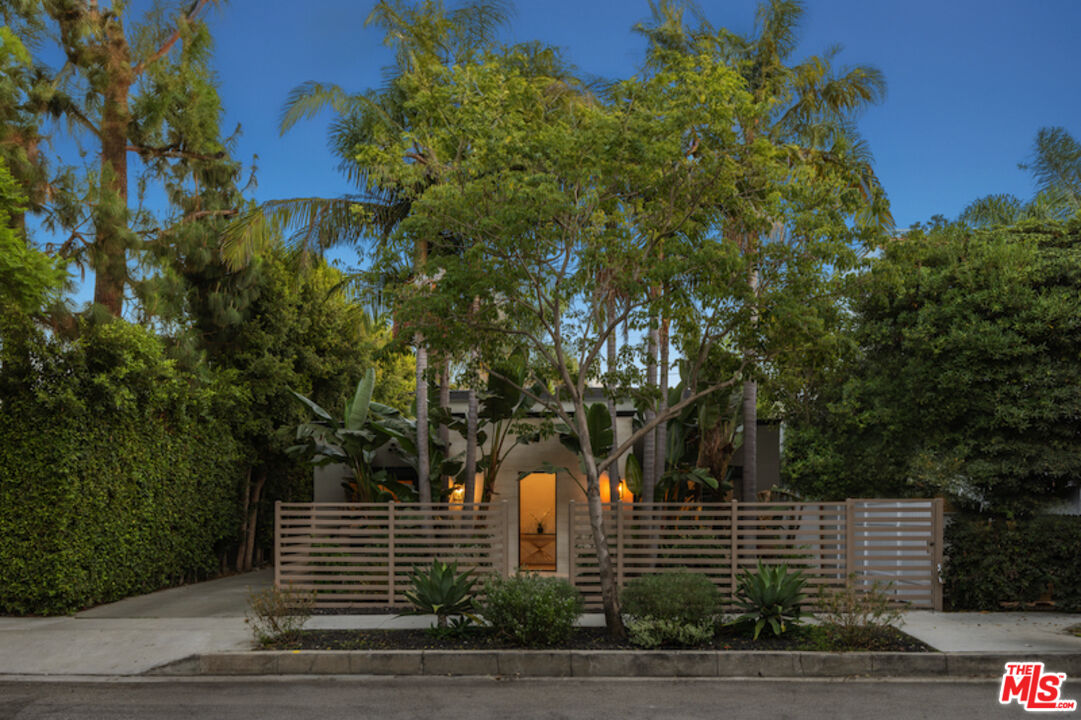 8716 Ashcroft Ave, West Hollywood 