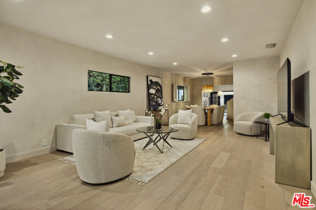 8716 Ashcroft Ave, West Hollywood 