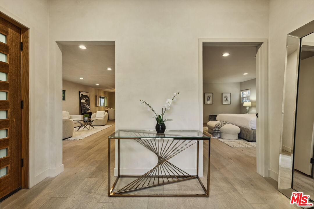 8716 Ashcroft Ave, West Hollywood 