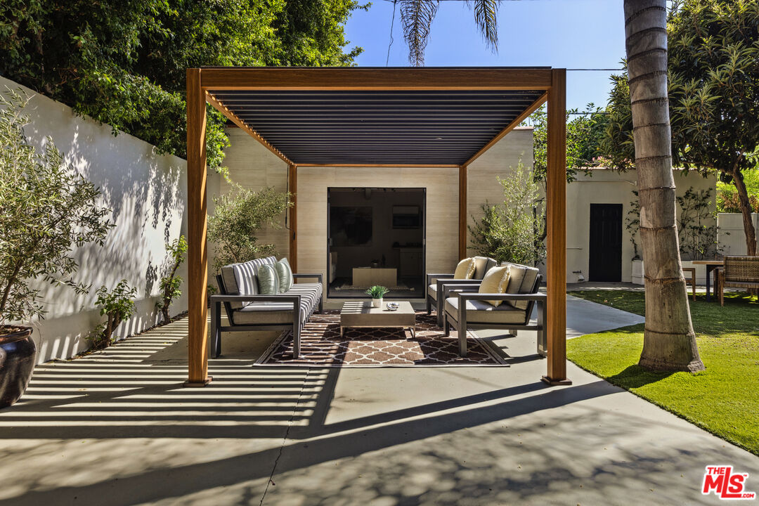 8716 Ashcroft Ave, West Hollywood 