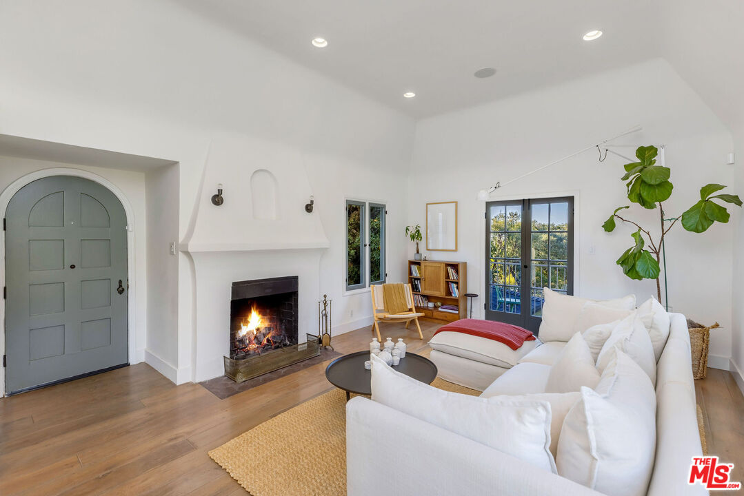 5767 Tuxedo Ter, Los Feliz