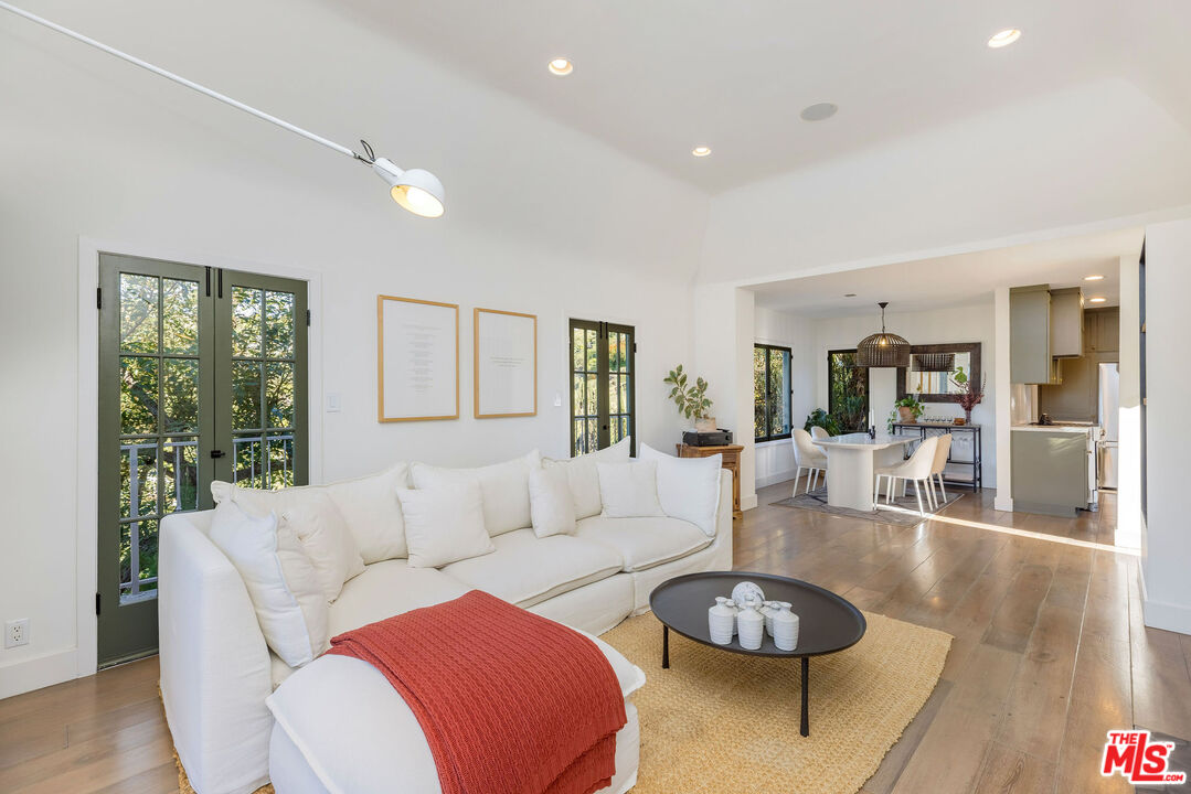 5767 Tuxedo Ter, Los Feliz