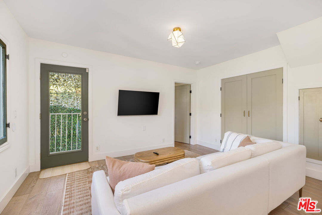 5767 Tuxedo Ter, Los Feliz