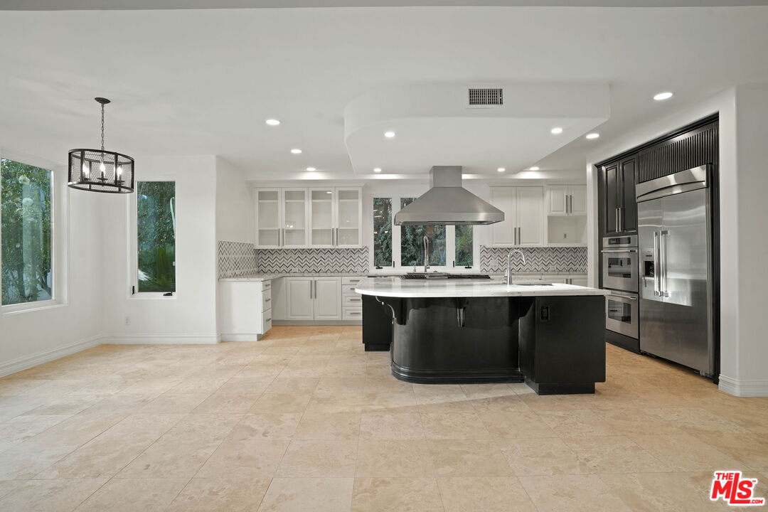 5309 Louise Ave, Encino