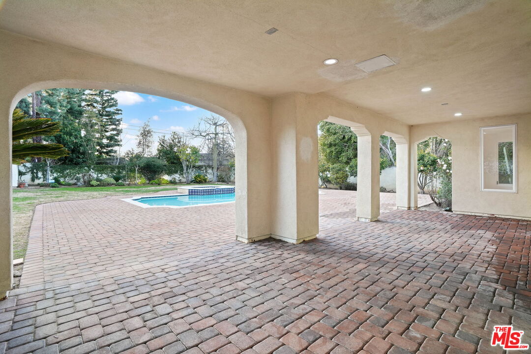 5309 Louise Ave, Encino