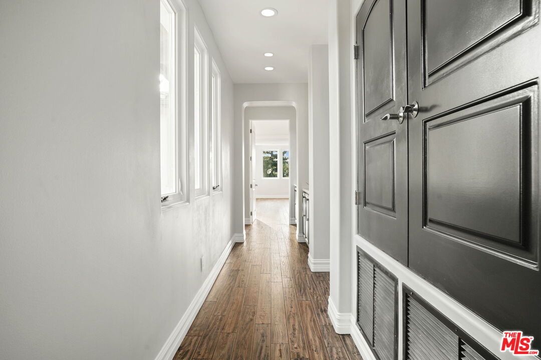 5309 Louise Ave, Encino