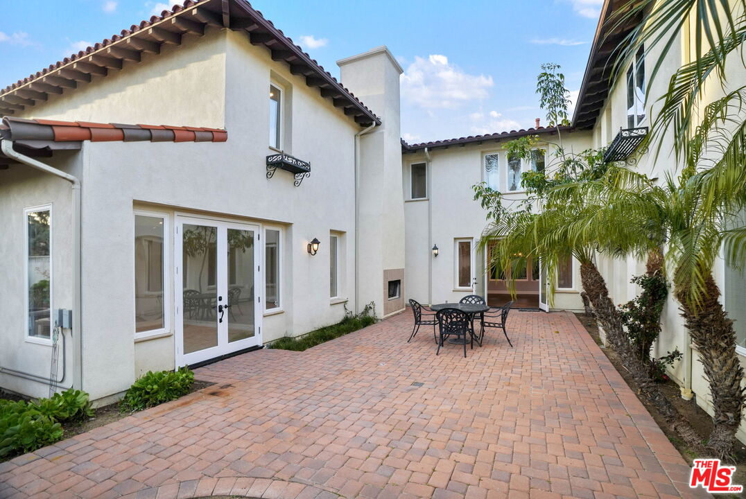 5309 Louise Ave, Encino