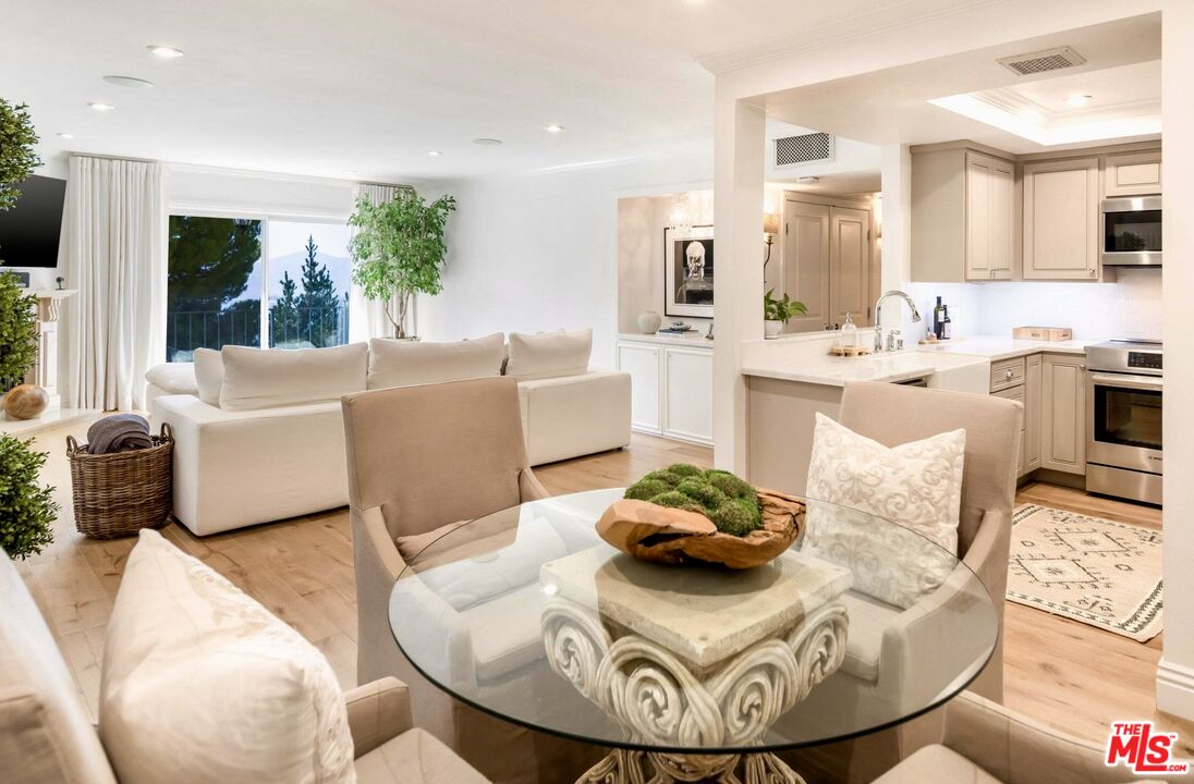 2385 Roscomare Rd Unit: D3, Bel Air