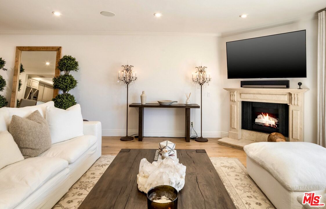 2385 Roscomare Rd Unit: D3, Bel Air