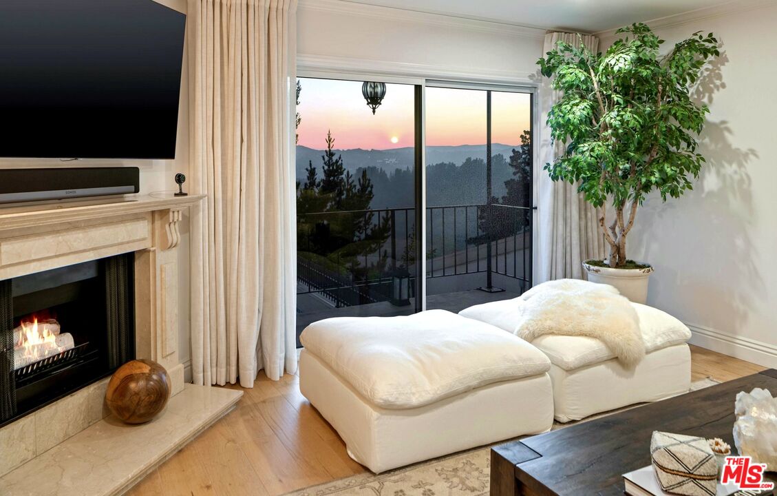 2385 Roscomare Rd Unit: D3, Bel Air