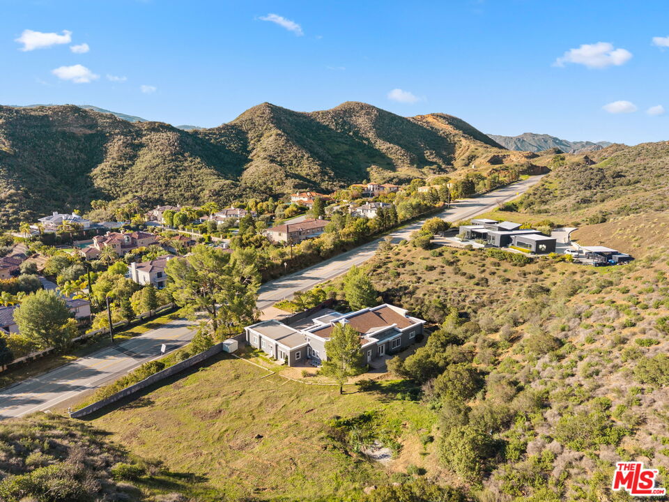 3701 Kanan Rd, Agoura Hills