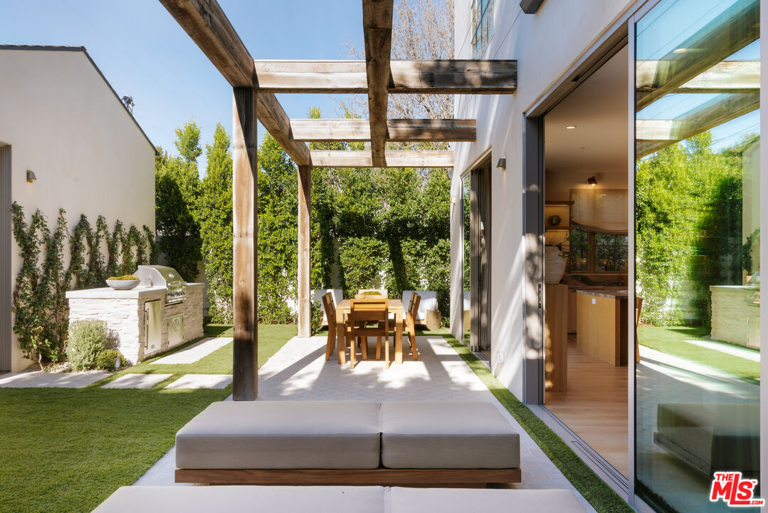 4209 Vantage Ave, Studio City