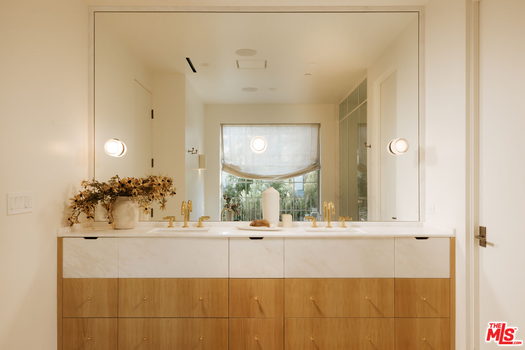 4209 Vantage Ave, Studio City