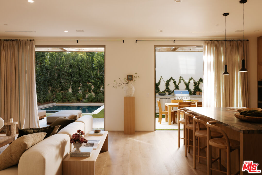 4209 Vantage Ave, Studio City