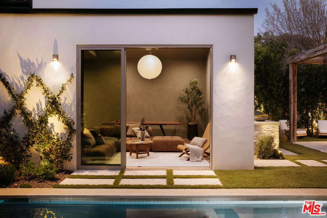 4209 Vantage Ave, Studio City