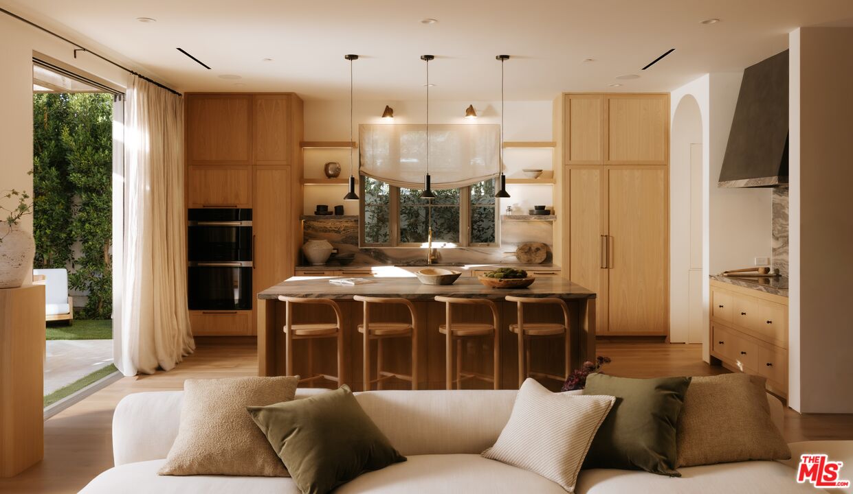 4209 Vantage Ave, Studio City