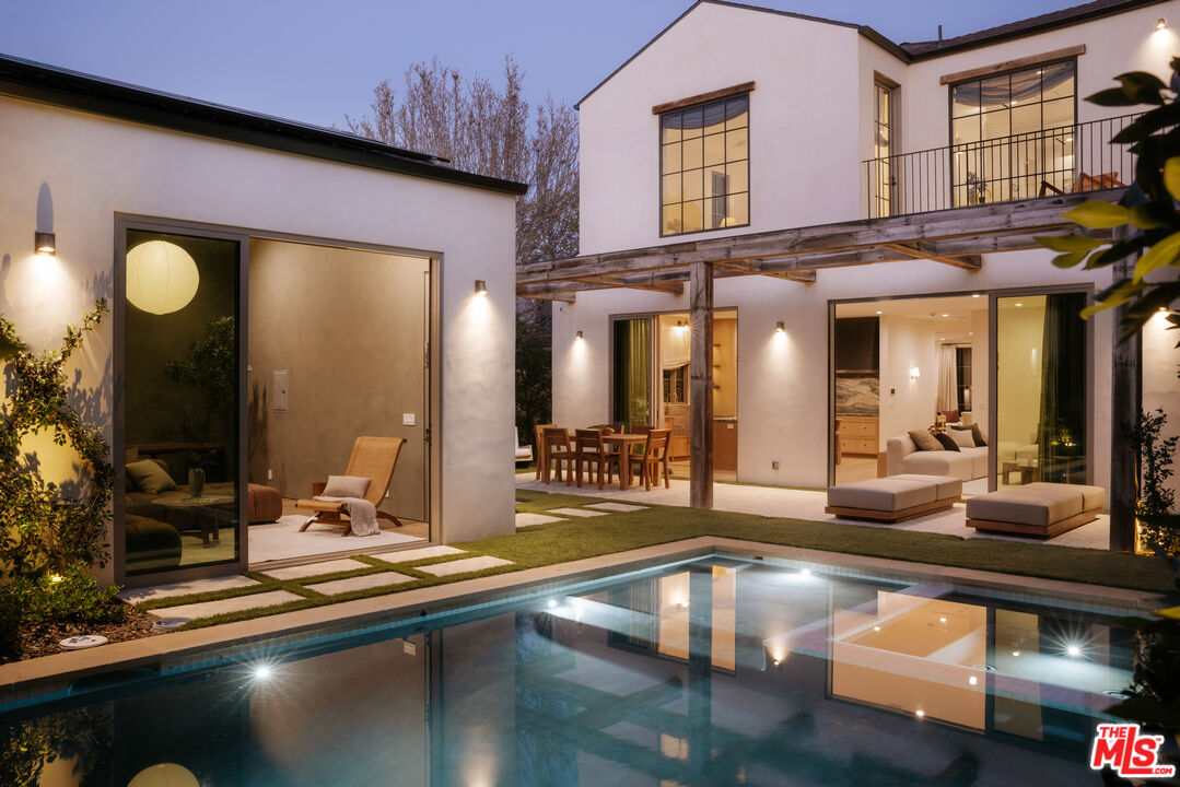 4209 Vantage Ave, Studio City