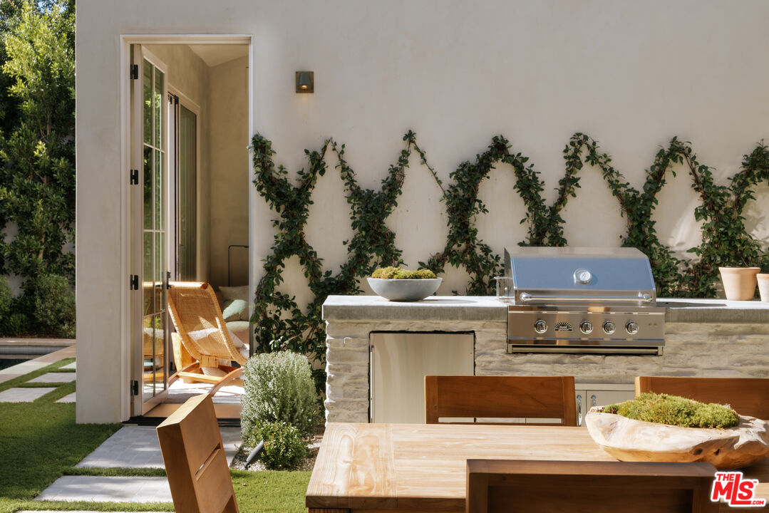 4209 Vantage Ave, Studio City