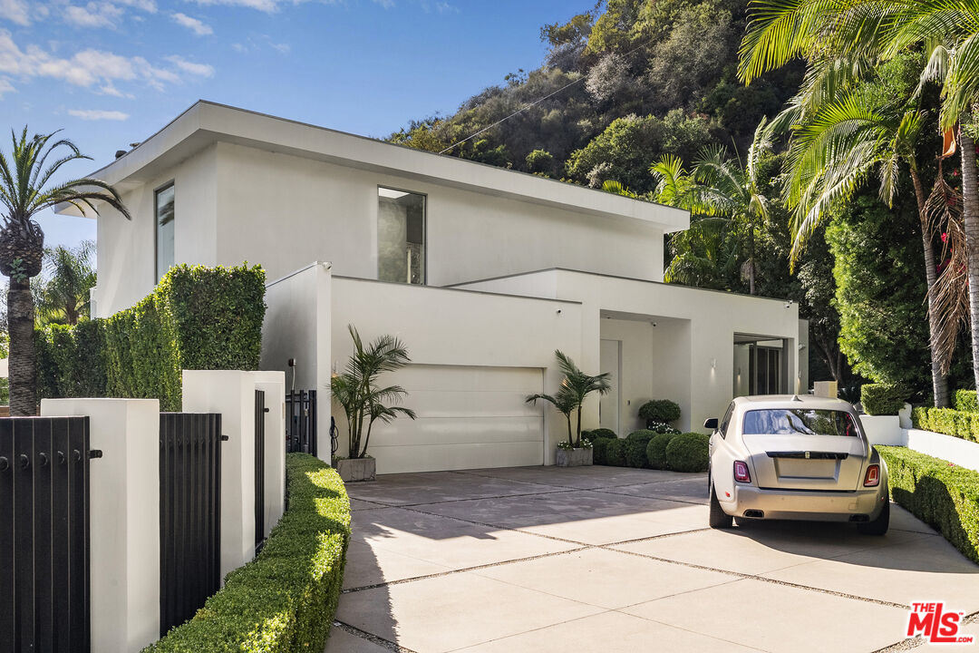 1889 Rising Glen Rd, Sunset Strip