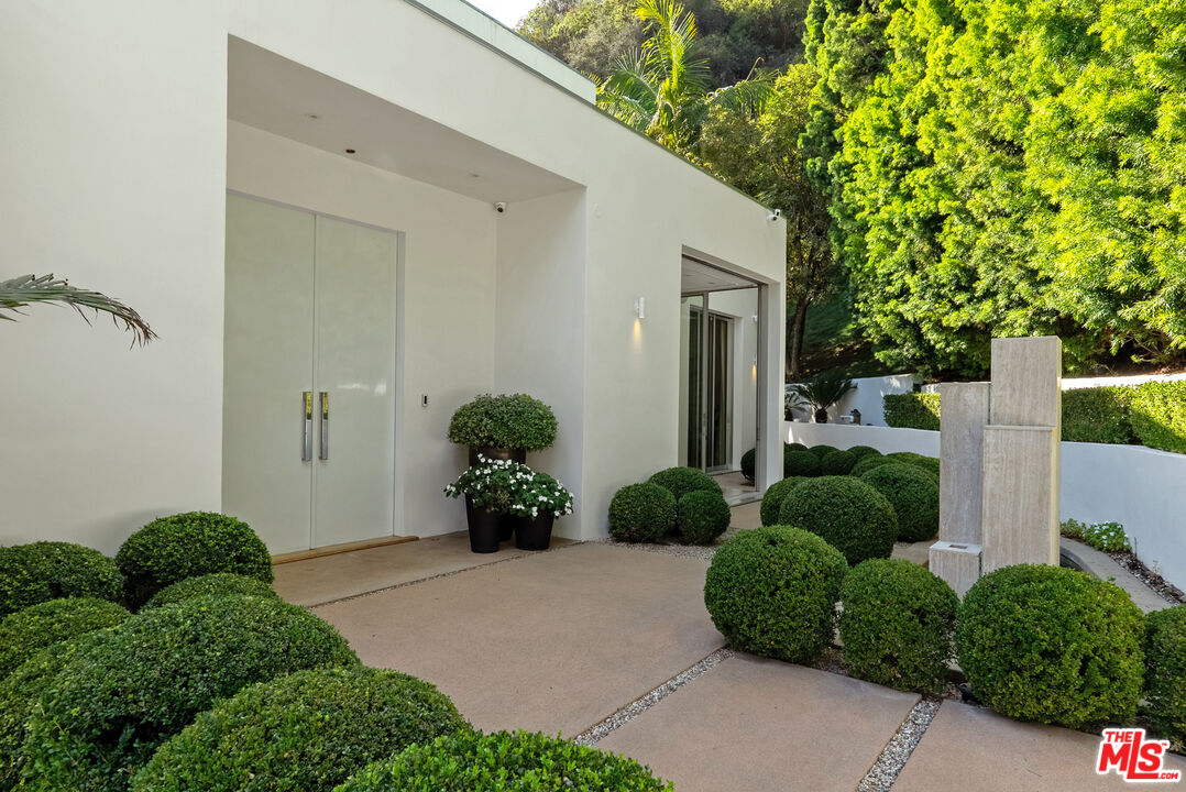 1889 Rising Glen Rd, Sunset Strip