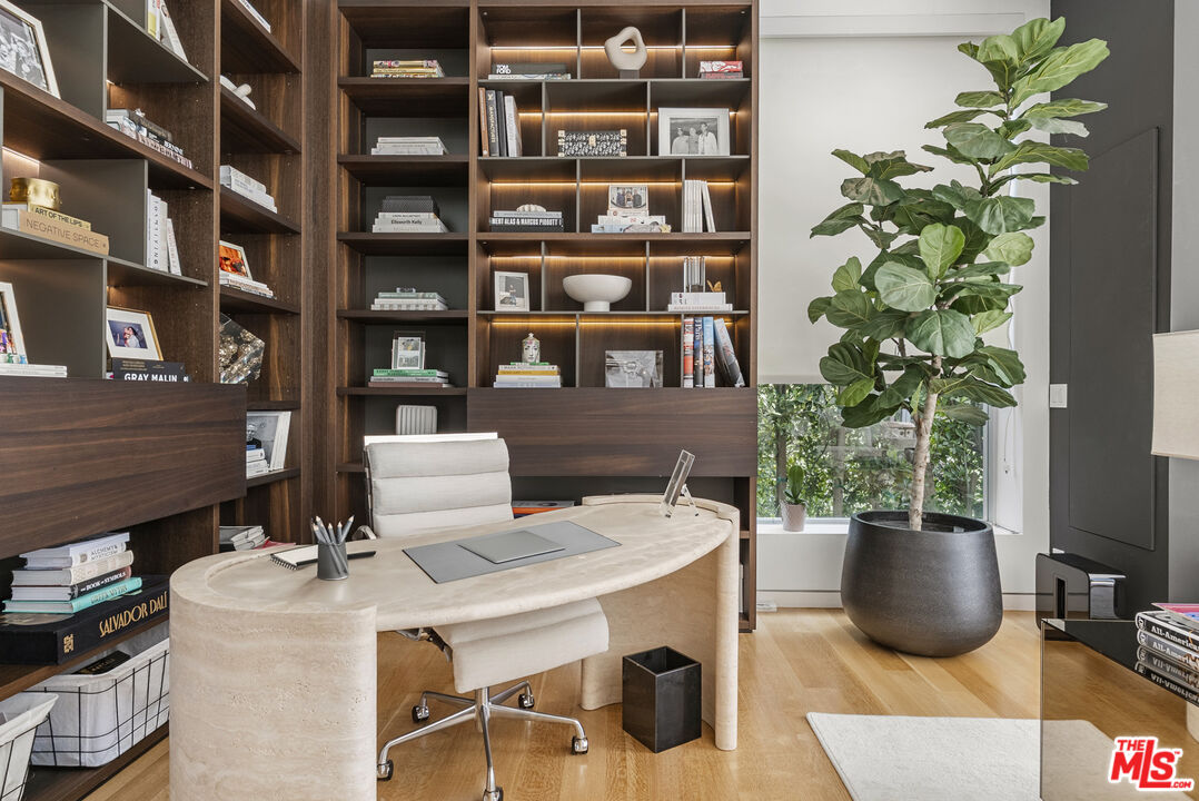 1889 Rising Glen Rd, Sunset Strip