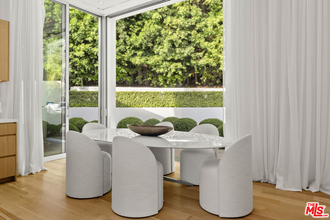 1889 Rising Glen Rd, Sunset Strip