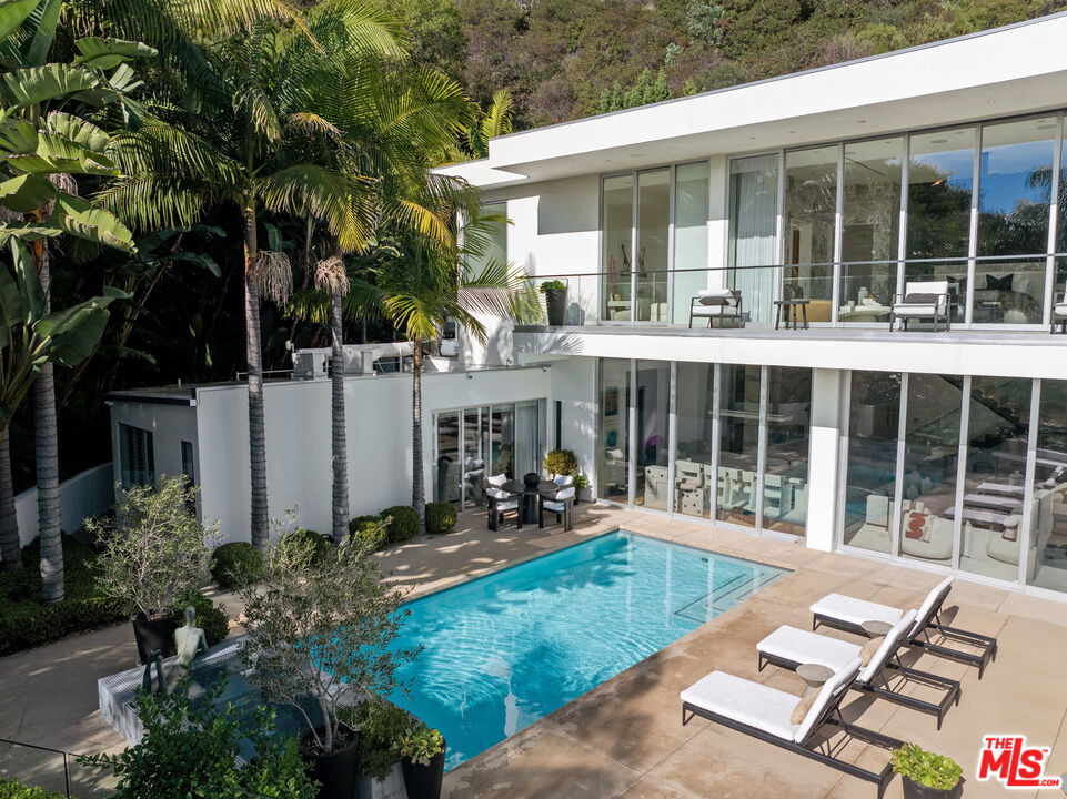 1889 Rising Glen Rd, Sunset Strip