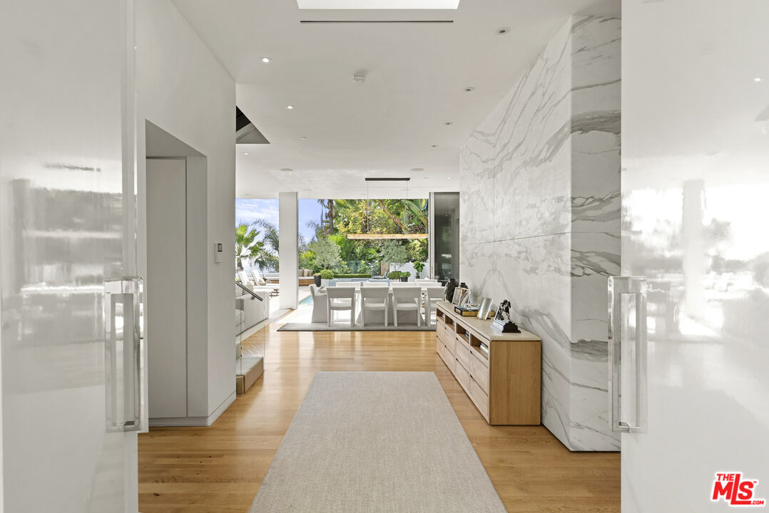 1889 Rising Glen Rd, Sunset Strip