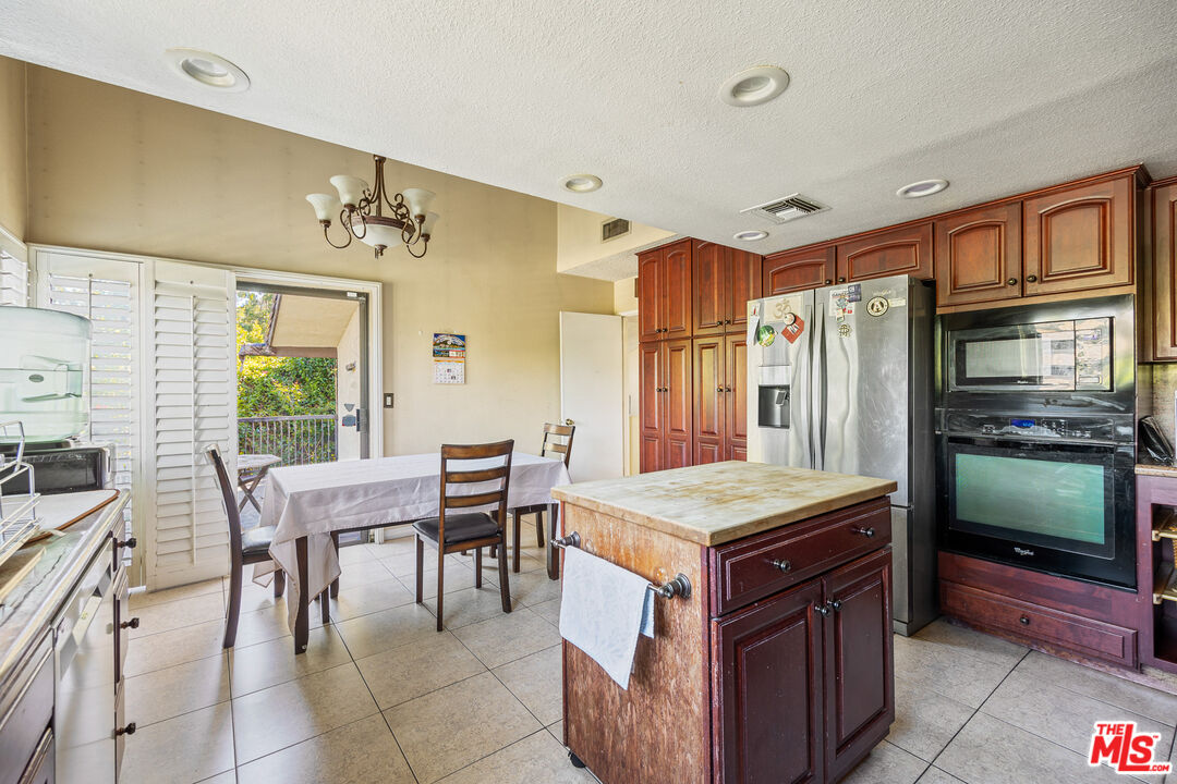 3334 Oak Glen Dr, Hollywood Hills