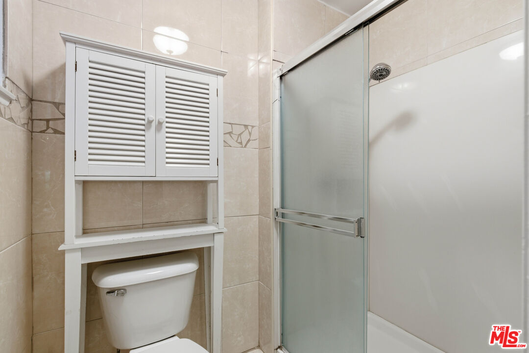 3334 Oak Glen Dr, Hollywood Hills