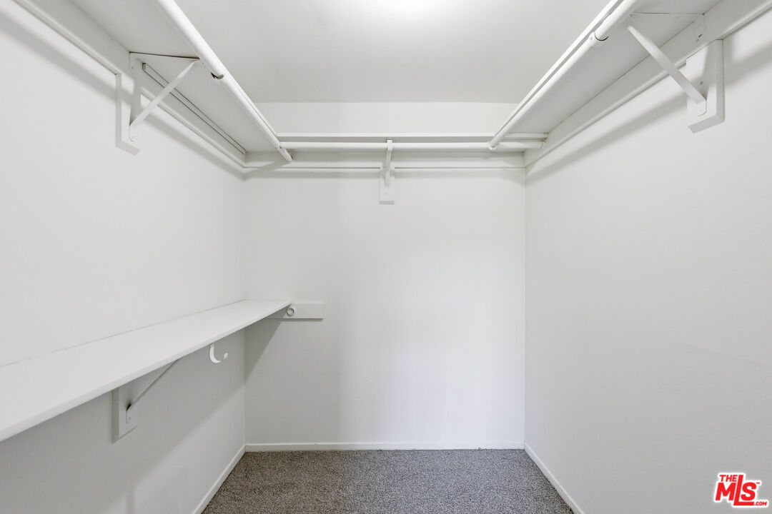 3334 Oak Glen Dr, Hollywood Hills