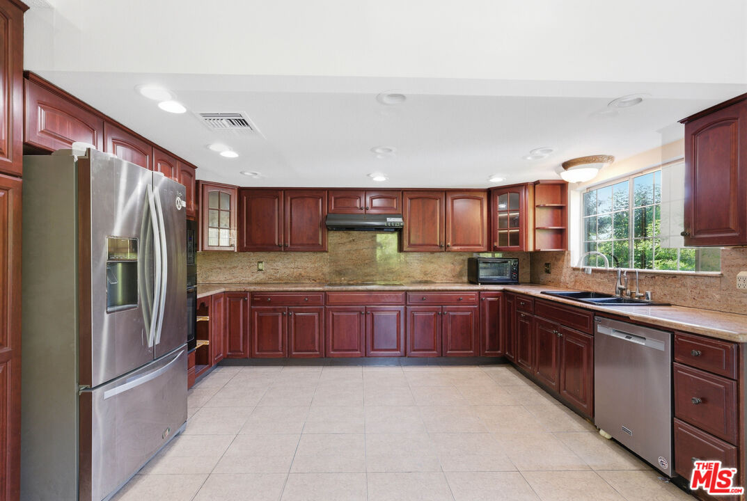 3334 Oak Glen Dr, Hollywood Hills