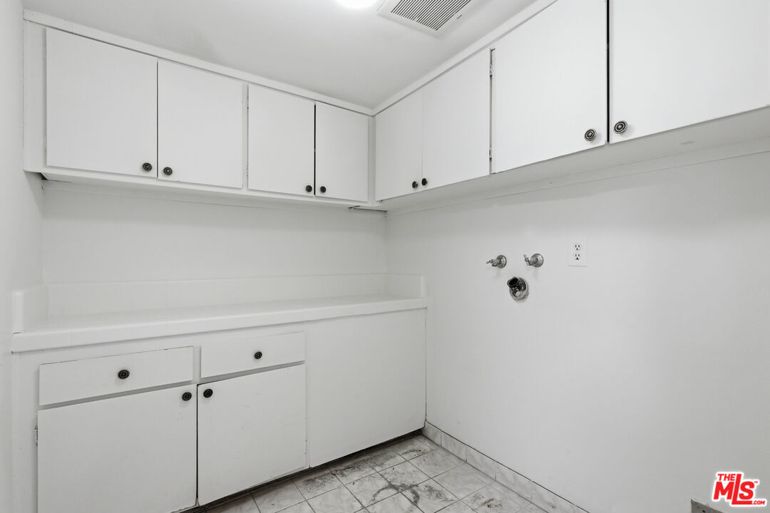 3334 Oak Glen Dr, Hollywood Hills