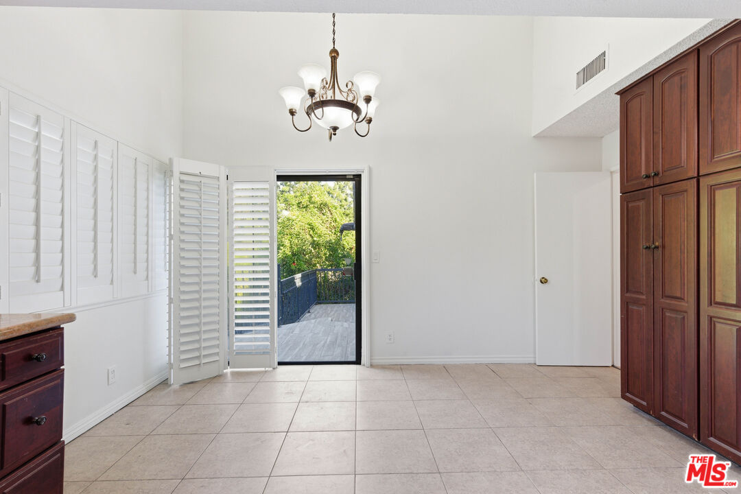 3334 Oak Glen Dr, Hollywood Hills