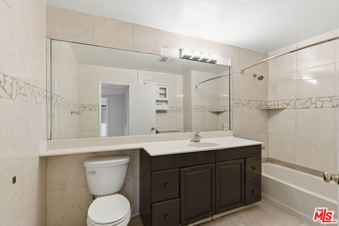 3334 Oak Glen Dr, Hollywood Hills