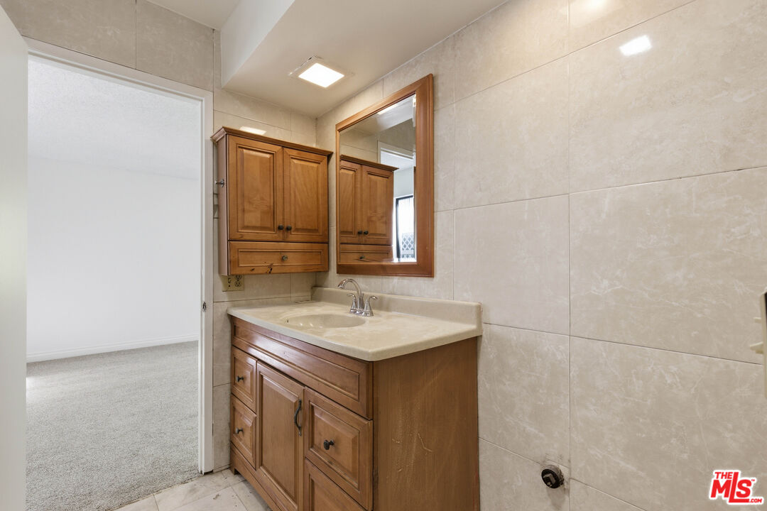 3334 Oak Glen Dr, Hollywood Hills