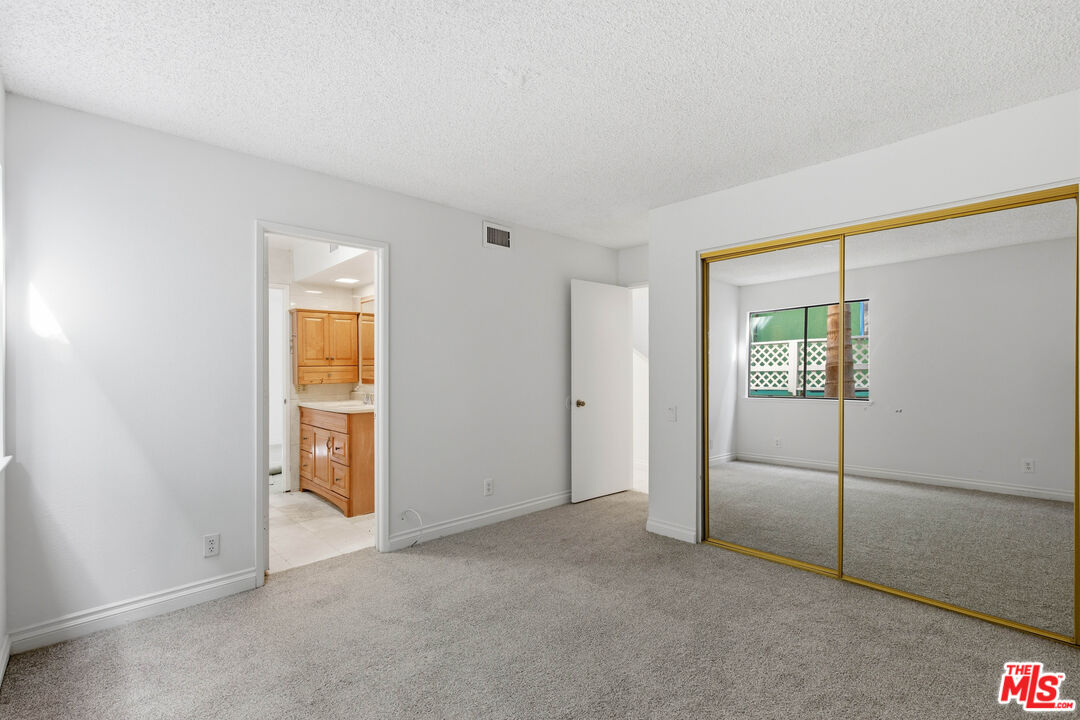 3334 Oak Glen Dr, Hollywood Hills