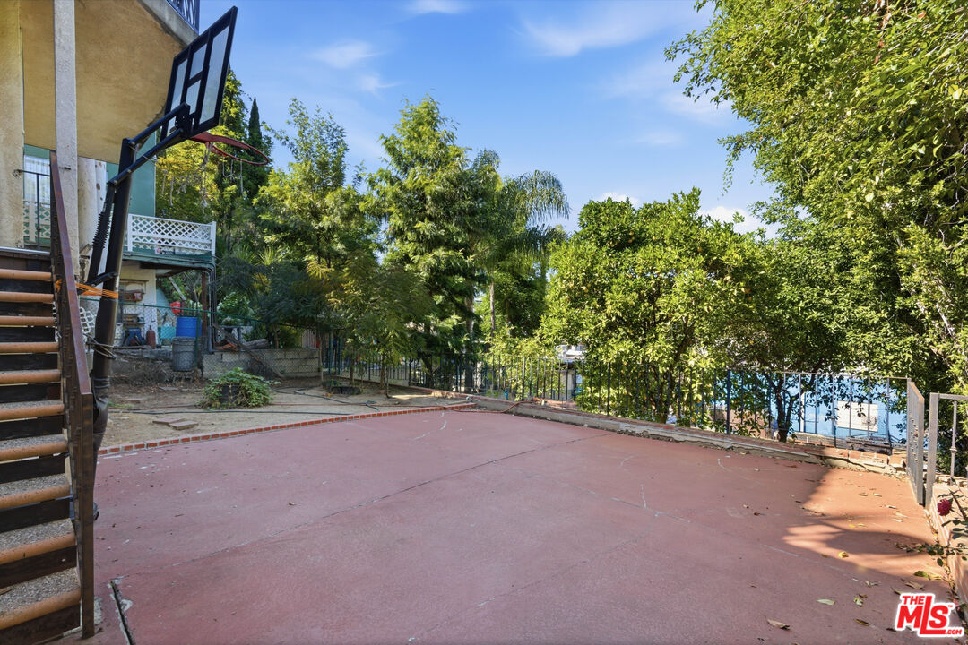 3334 Oak Glen Dr, Hollywood Hills