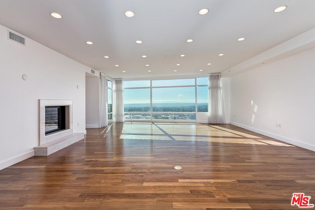 1 W Century Dr Unit: 21A