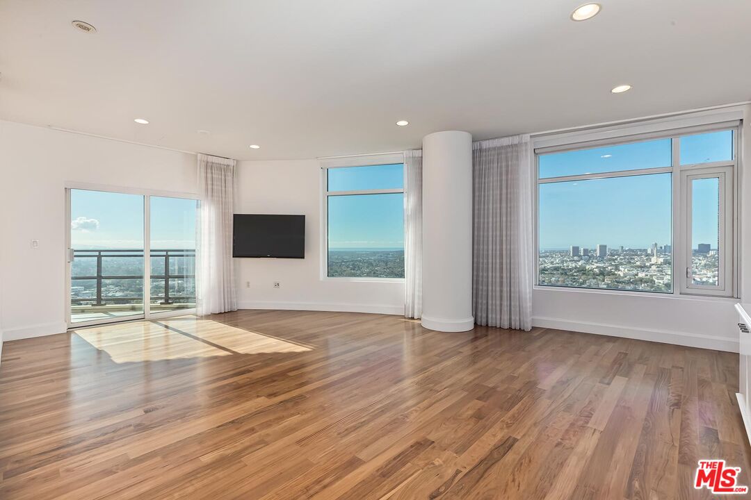 1 W Century Dr Unit: 21A