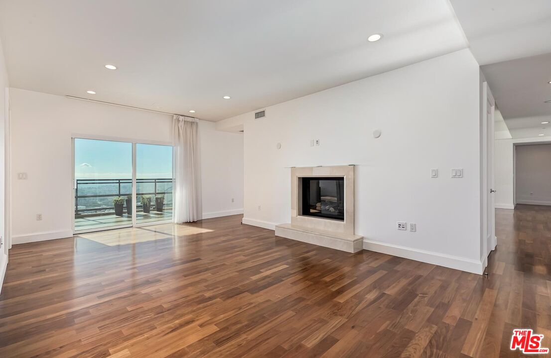 1 W Century Dr Unit: 21A