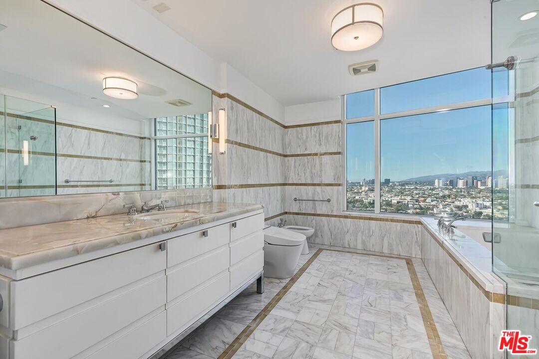 1 W Century Dr Unit: 21A