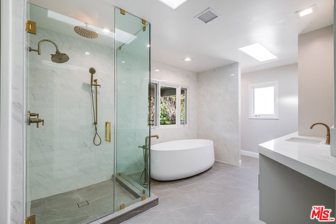 161 N Hamel Dr, Beverly Hills