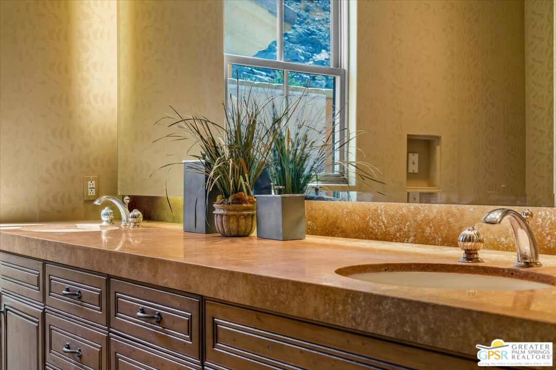 2 Nebulae Way, Rancho Mirage 