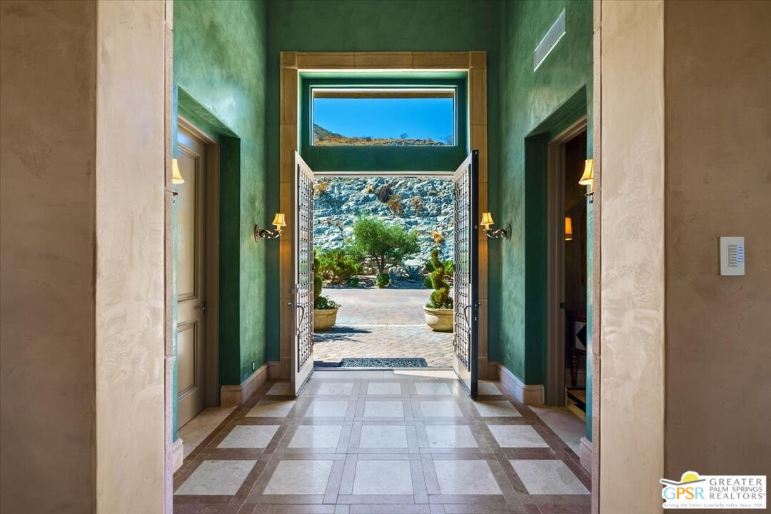 2 Nebulae Way, Rancho Mirage 