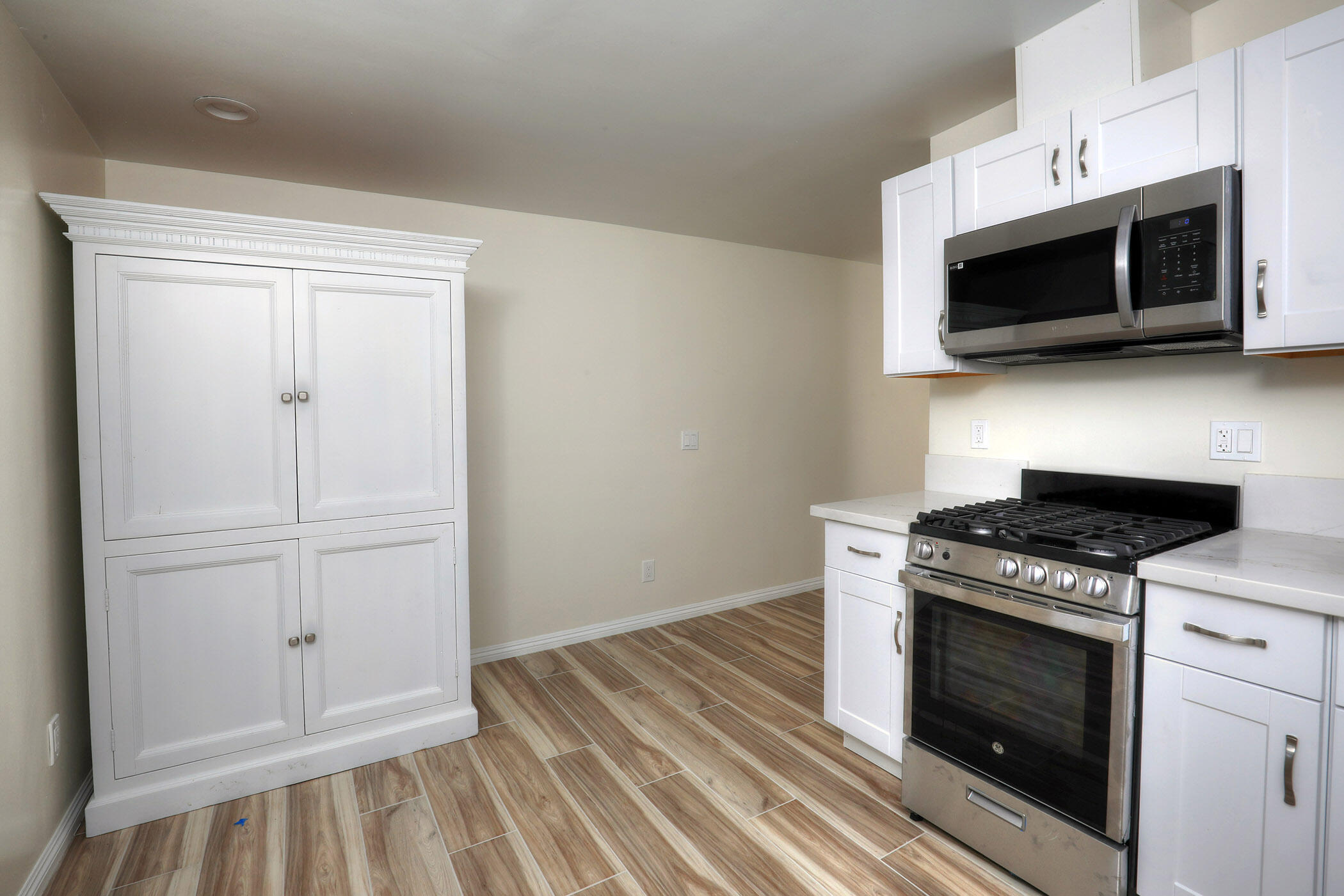 610 Coronel Place A, SANTA BARBARA